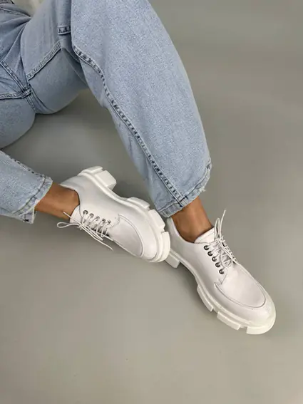 Туфли женские кожаные белые на шнурках без каблука фото 7 — интернет-магазин Tapok