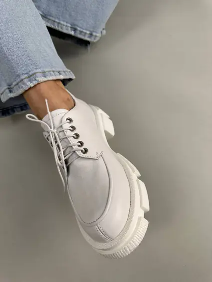 Туфлі жіночі шкіряні білі на шнурках без каблука фото 10 — інтернет-магазин Tapok