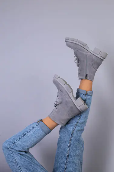 Ботинки женские замшевые серого цвета на шнурках и с замком фото 8 — интернет-магазин Tapok