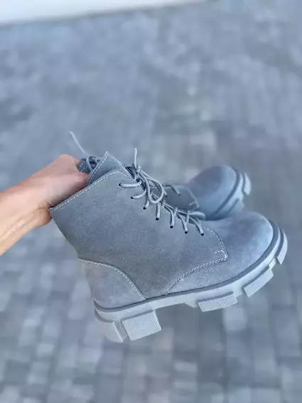 Ботинки женские замшевые серого цвета на шнурках и с замком фото 24 — интернет-магазин Tapok