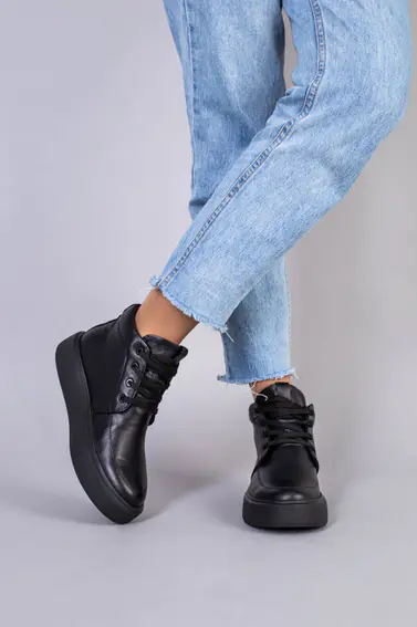 Ботинки женские кожаные черные на шнурках демисезонные фото 4 — интернет-магазин Tapok