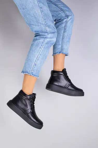 Ботинки женские кожаные черные на шнурках демисезонные фото 9 — интернет-магазин Tapok