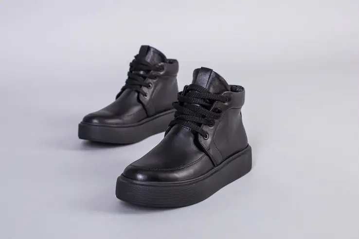 Ботинки женские кожаные черные на шнурках демисезонные фото 10 — интернет-магазин Tapok
