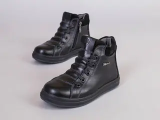 Демисезонные черные кожаные ботиночки