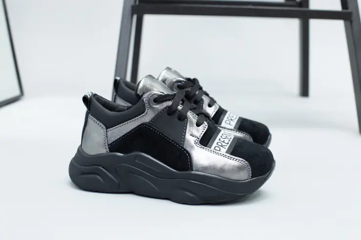 Кросівки для дівчинки із замші та шкіри колір чорний і нікель фото 1 — інтернет-магазин Tapok