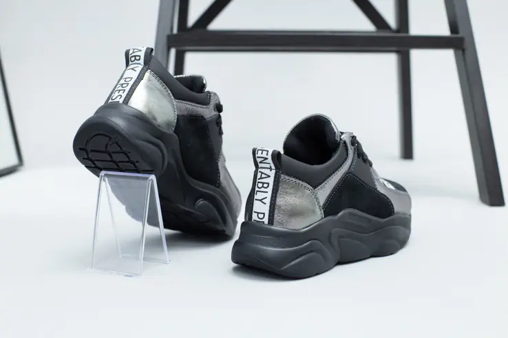 Кросівки для дівчинки із замші та шкіри колір чорний і нікель фото 3 — інтернет-магазин Tapok