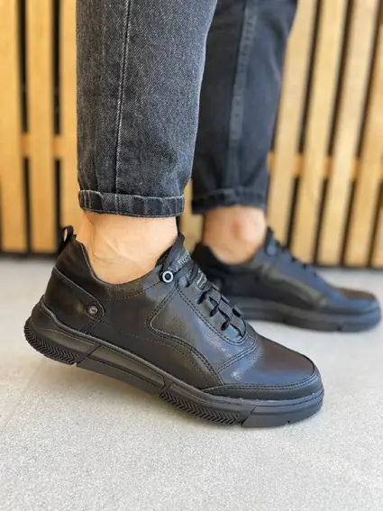 Кроссовки мужские кожаные черные на черной подошве фото 2 — интернет-магазин Tapok