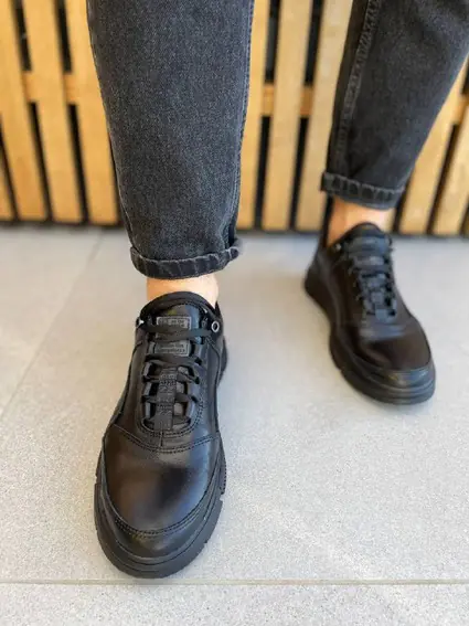 Кросівки чоловічі шкіряні чорні на чорній підошві фото 4 — інтернет-магазин Tapok