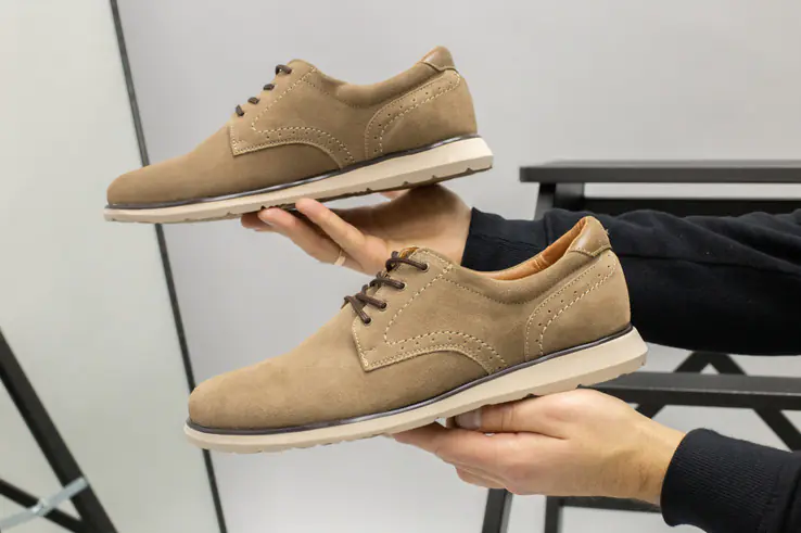 Чоловічі бежеві замшеві туфлі на шнурках фото 10 — інтернет-магазин Tapok