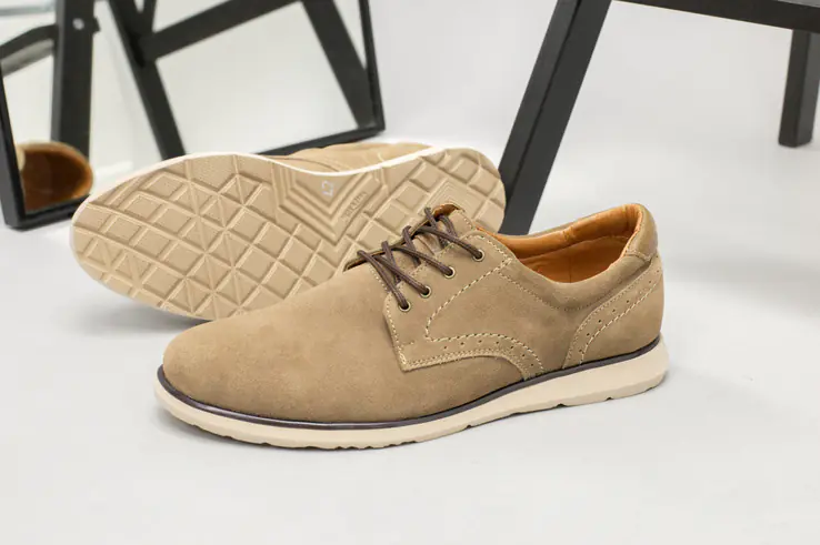 Чоловічі бежеві замшеві туфлі на шнурках фото 12 — інтернет-магазин Tapok