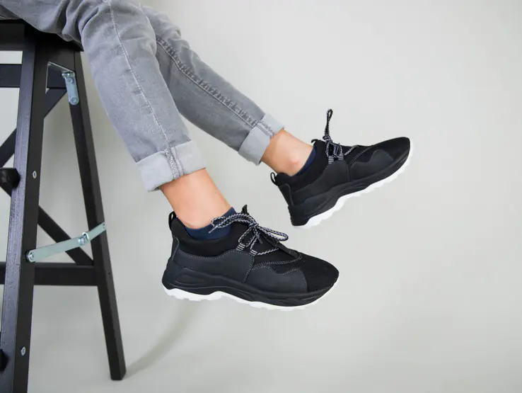 Черные кожаные кроссовки с вставками сетки для мальчика фото 1 — интернет-магазин Tapok