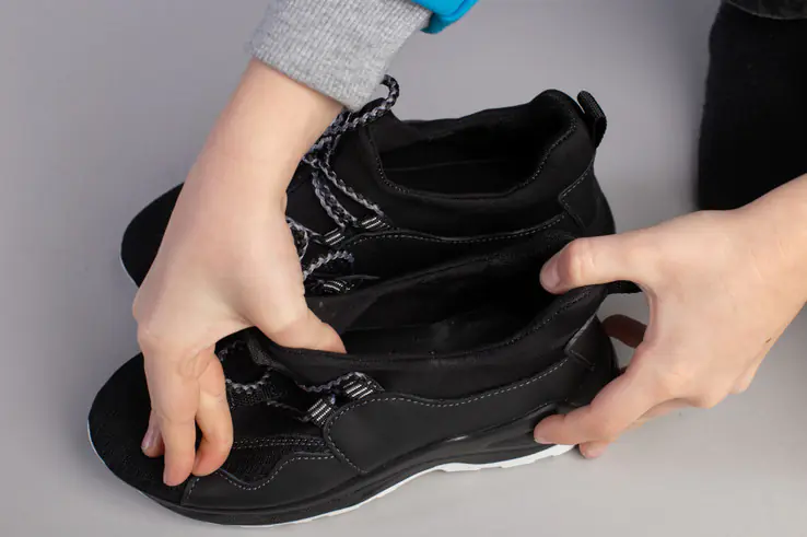 Чорні шкіряні кросівки з вставками сітки для хлопчика фото 12 — інтернет-магазин Tapok