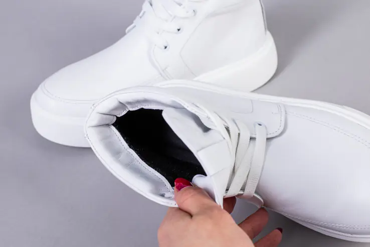 Ботинки женские кожаные белые на шнурках демисезонные фото 11 — интернет-магазин Tapok
