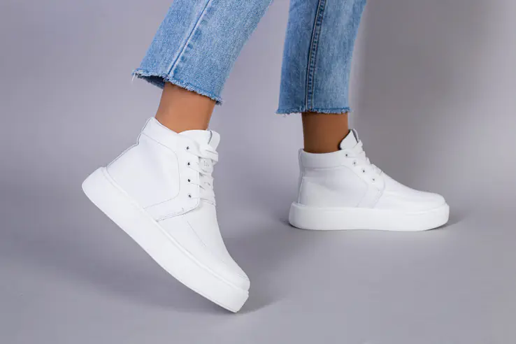 Ботинки женские кожаные белые на шнурках демисезонные фото 12 — интернет-магазин Tapok