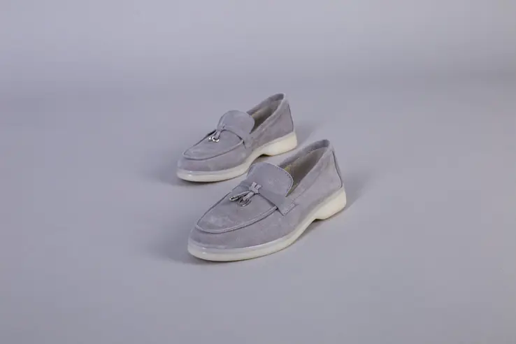 Туфлі жіночі замшеві сірого кольору на низькому ходу фото 9 — інтернет-магазин Tapok