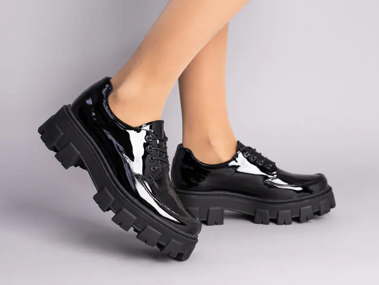 Туфлі жіночі шкіра лак чорні фото 1 — інтернет-магазин Tapok
