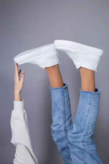 Ботинки женские кожаные белого цвета на светлой подошве демисезонные фото 10 — интернет-магазин Tapok