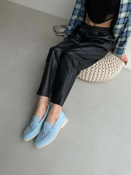 Лоферы женские замшевые голубого цвета на низком ходу фото 2 — интернет-магазин Tapok