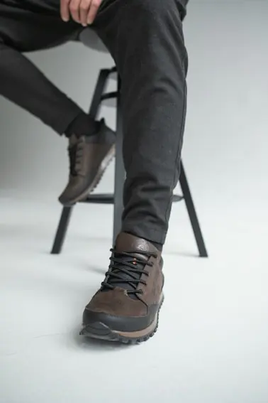Мужские кроссовки кожаные весна/осень коричневые-черные Emirro 95 фото 1 — интернет-магазин Tapok