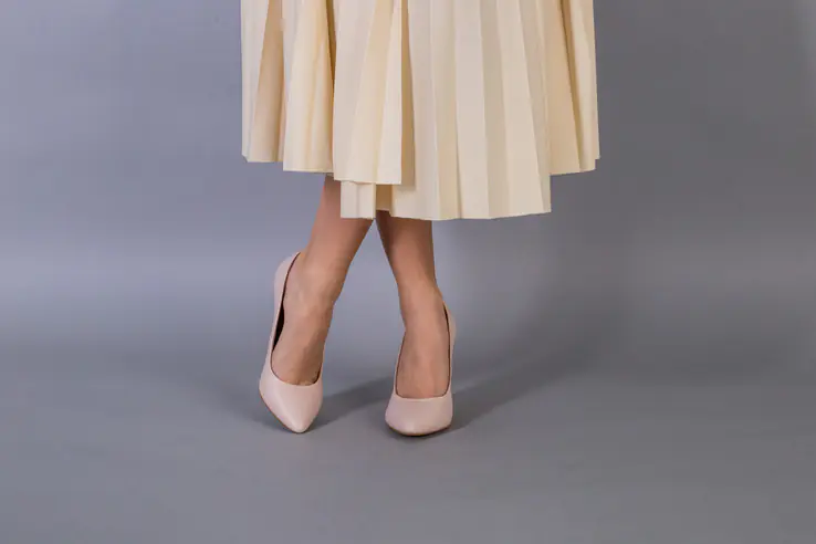 Човники жіночі шкіряні колір пудра каблук 9 см фото 2 — інтернет-магазин Tapok