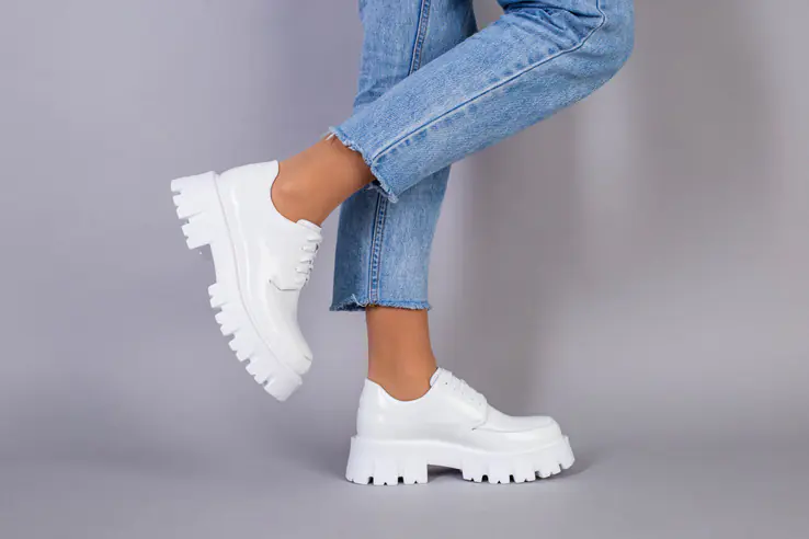 Туфли женские кожа наплак белые на шнурках фото 2 — интернет-магазин Tapok