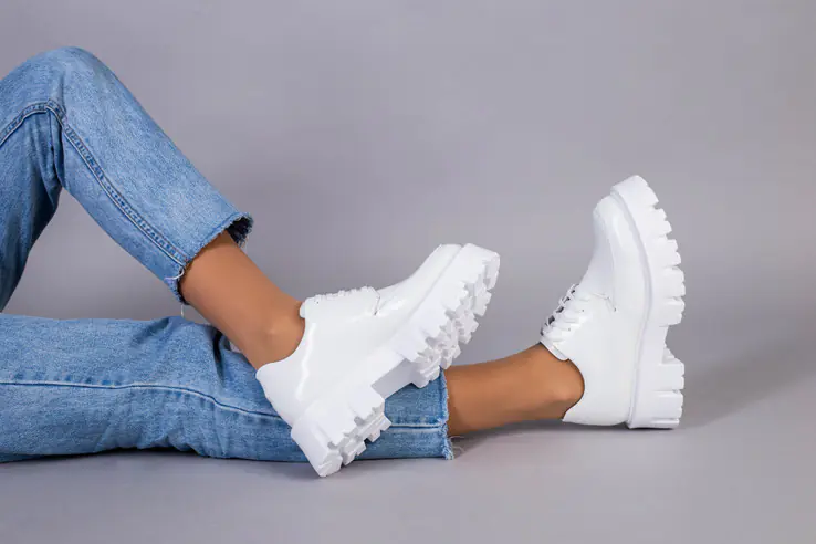 Туфлі жіночі шкіра наплак білі на шнурках фото 5 — інтернет-магазин Tapok