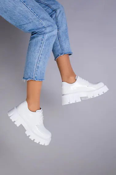 Туфлі жіночі шкіра наплак білі на шнурках фото 8 — інтернет-магазин Tapok