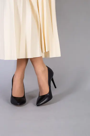Човники жіночі шкіряні колір чорний каблук 9 см фото 2 — інтернет-магазин Tapok