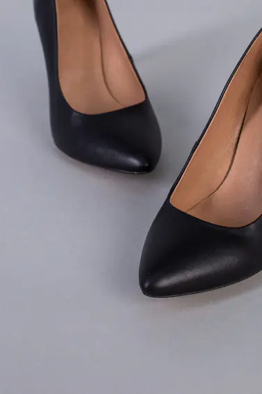 Човники жіночі шкіряні колір чорний каблук 9 см фото 8 — інтернет-магазин Tapok