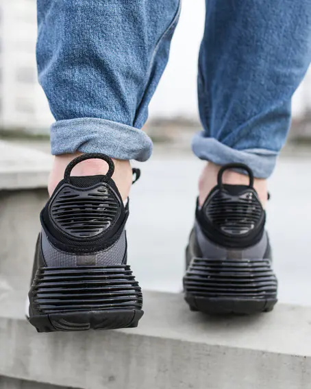 Кросівки Nike  Air Max 2090 CW7306-001 фото 3 — інтернет-магазин Tapok