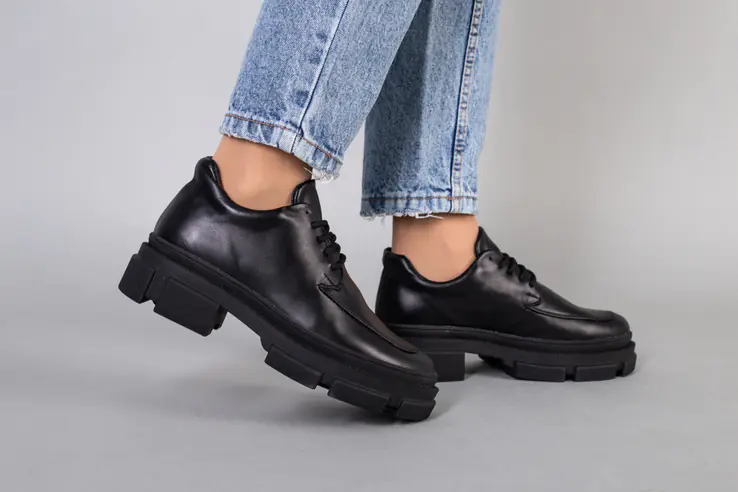 Туфли женские кожаные черного цвета на шнурках фото 2 — интернет-магазин Tapok