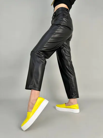Слипоны женские кожаные лимонного цвета фото 4 — интернет-магазин Tapok