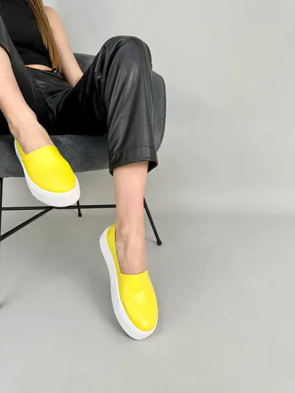 Сліпони жіночі шкіряні лимонного кольору фото 8 — інтернет-магазин Tapok