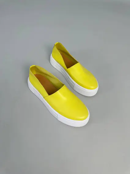 Слипоны женские кожаные лимонного цвета фото 11 — интернет-магазин Tapok