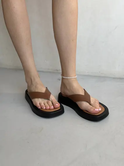 Шльопанці жіночі шкіряні руді на чорній підошві фото 3 — інтернет-магазин Tapok