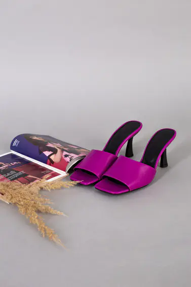 Шлепанцы женские кожаные цвета фуксии на каблуке фото 9 — интернет-магазин Tapok