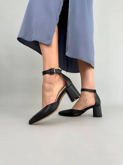 Босоножки женские кожаные черного цвета на каблуке фото 14 — интернет-магазин Tapok