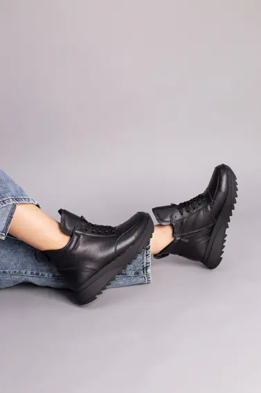 Кросівки жіночі шкіра флотар чорного кольору на хутрі фото 4 — інтернет-магазин Tapok