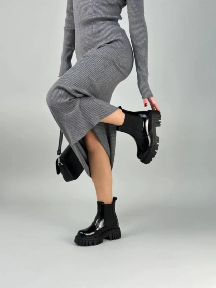 Ботинки женские кожа наплак черного цвета на черной подошве фото 15 — интернет-магазин Tapok