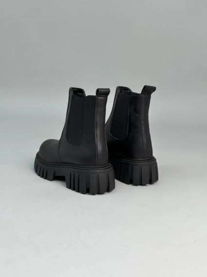 Ботинки женские кожаные черные с резинкой демисезонные фото 22 — интернет-магазин Tapok