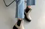 Ботинки женские кожаные молочного цвета с резинкой демисезонные Фото 2