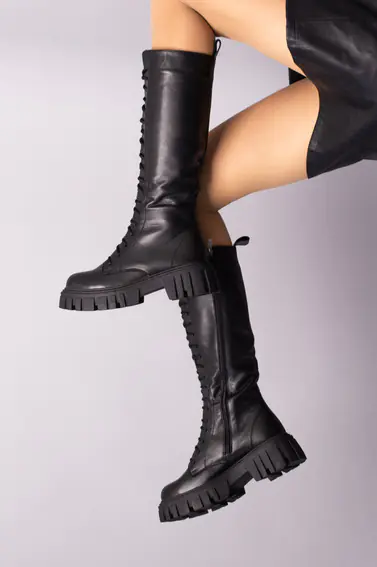 Сапоги женские кожаные черного цвета со шнуровкой демисезонные фото 6 — интернет-магазин Tapok