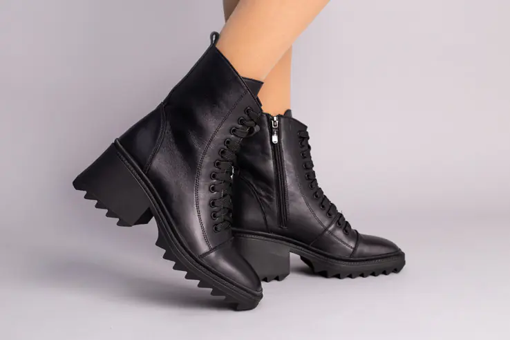 Ботинки женские кожаные черного цвета на небольшом каблуке фото 5 — интернет-магазин Tapok