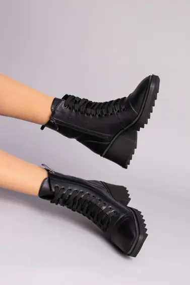 Ботинки женские кожаные черного цвета на небольшом каблуке фото 10 — интернет-магазин Tapok