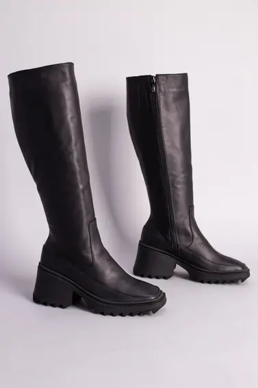 Сапоги женские кожаные черные на небольшом каблуке фото 6 — интернет-магазин Tapok