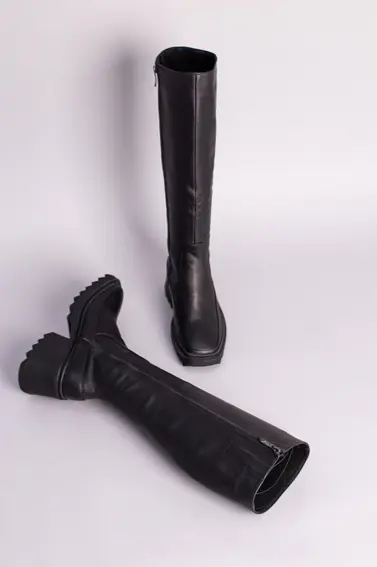 Сапоги женские кожаные черные на небольшом каблуке фото 8 — интернет-магазин Tapok