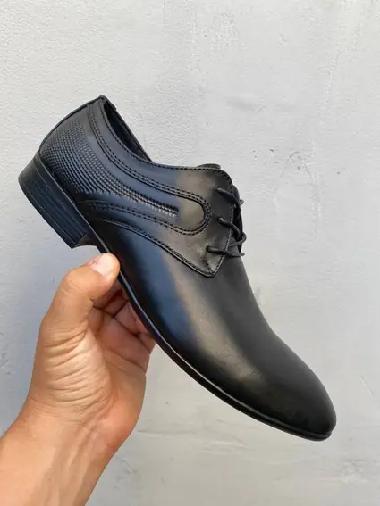 Мужские туфли кожаные весна/осень черные Belvas 31 на шнурках фото 1 — интернет-магазин Tapok
