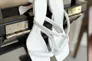 Шлепанцы женские кожаные белого цвета на каблуке Фото 12