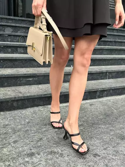 Шлепанцы женские кожаные черного цвета на каблуке фото 20 — интернет-магазин Tapok