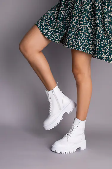 Ботинки женские кожаные белые на белой подошве фото 3 — интернет-магазин Tapok